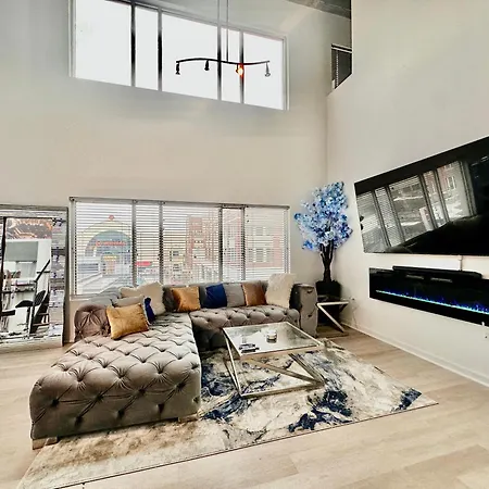 Grand 3Br Loft In Atlantic Station Apartment